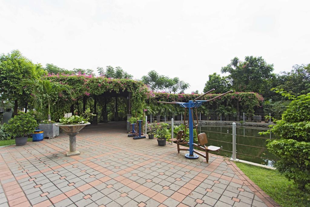 Reddoorz Apartment @ Green Pramuka 자카르타 외부 사진