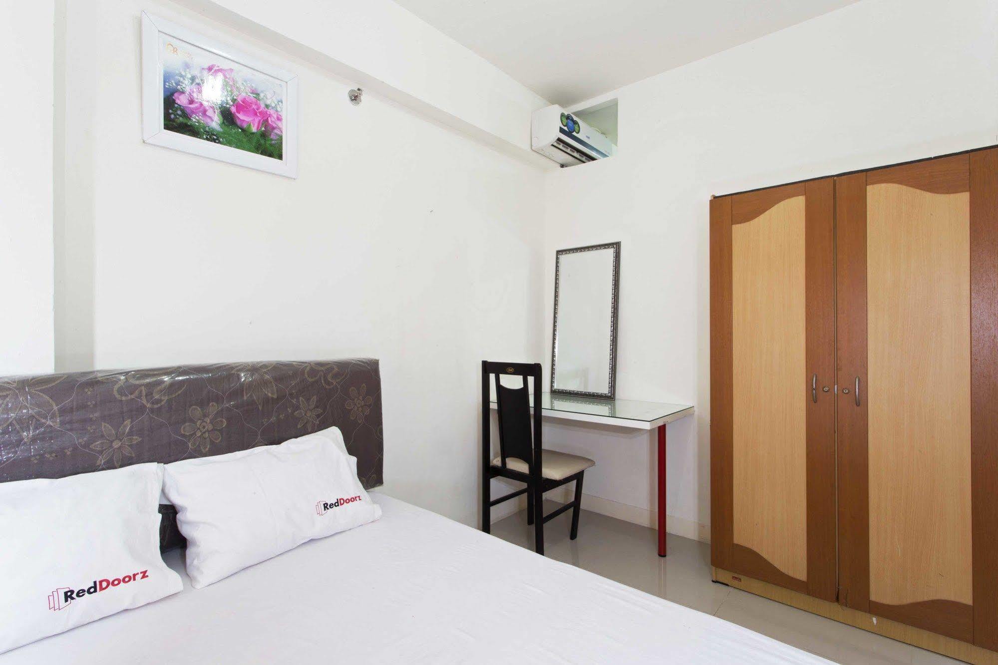 Reddoorz Apartment @ Green Pramuka 자카르타 외부 사진